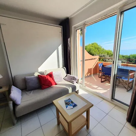 T2 Vue 50m De La à Giens Hyères