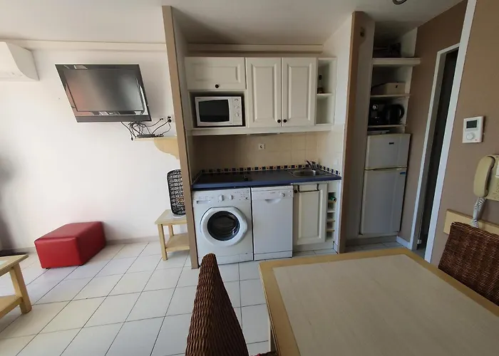 T2 Vue 50m De La A Giens Lägenhet